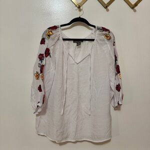 Chic White Blouse with Floral Embroidery